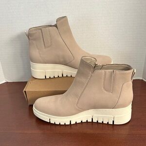 Vionic Uptown Sur Wedge Bootie Sz 8